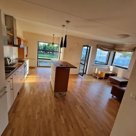 Sunny Near The Beach! Apartament